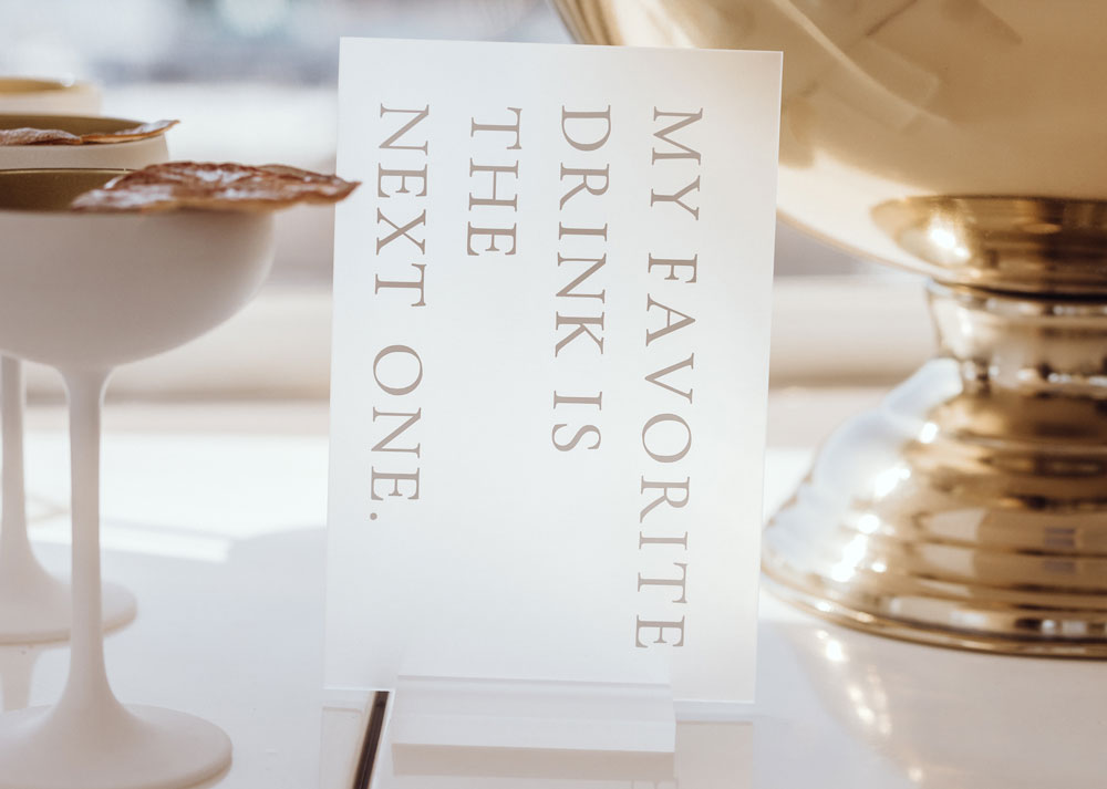 was-gehoert-zur-hochzeitspapeterie-barschild-tischkarte-bar-schild-drink-acrylglas-hochzeit-verlia-papeterie